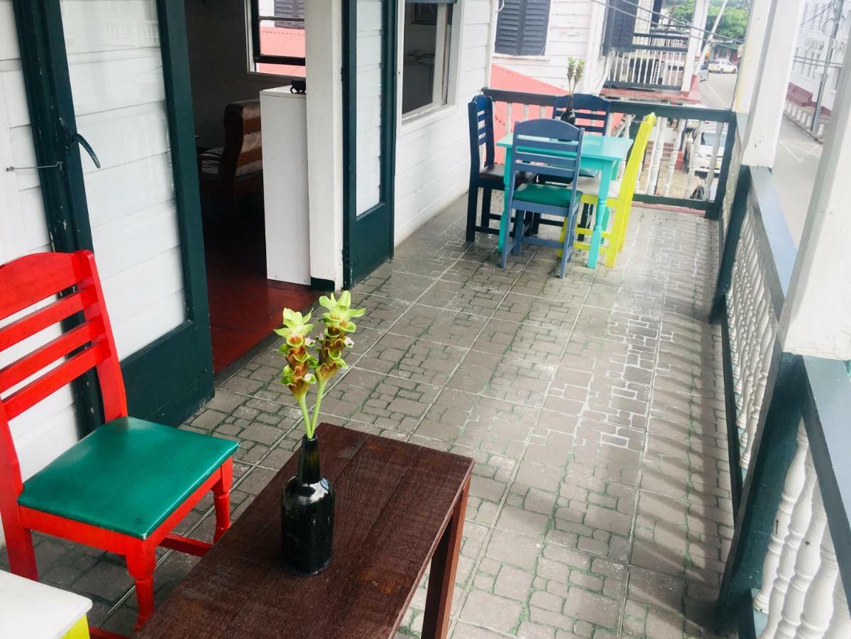 Guesthouse De Kleine Historie Paramaribo Exteriör bild
